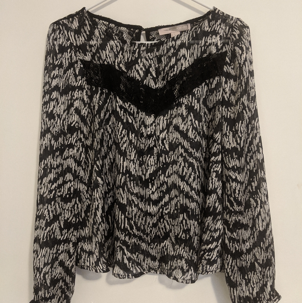 Lace detail blouse - Great condition!